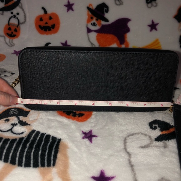 Michael Kors Crossbody - Picture 5 of 11